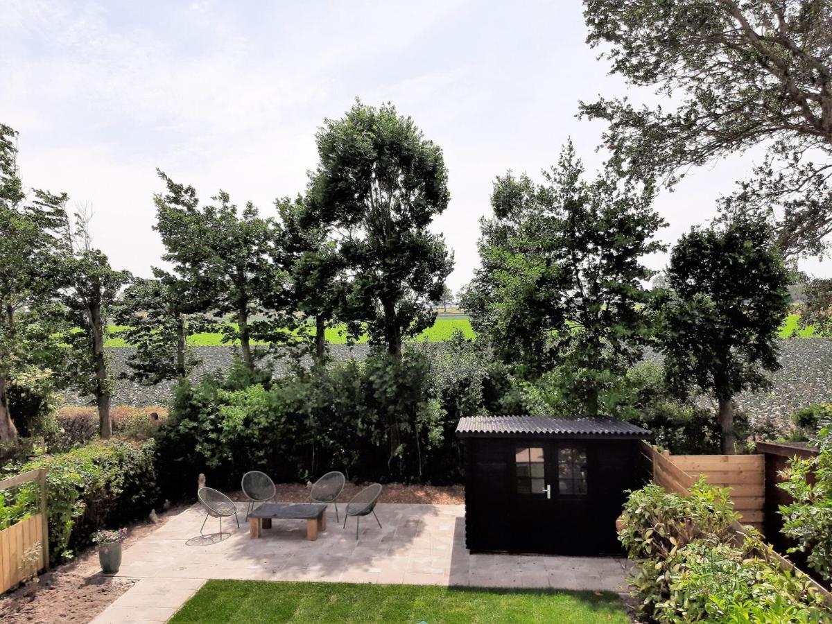 Stylish Holiday Home By The Sea Tuitjenhorn Exteriör bild