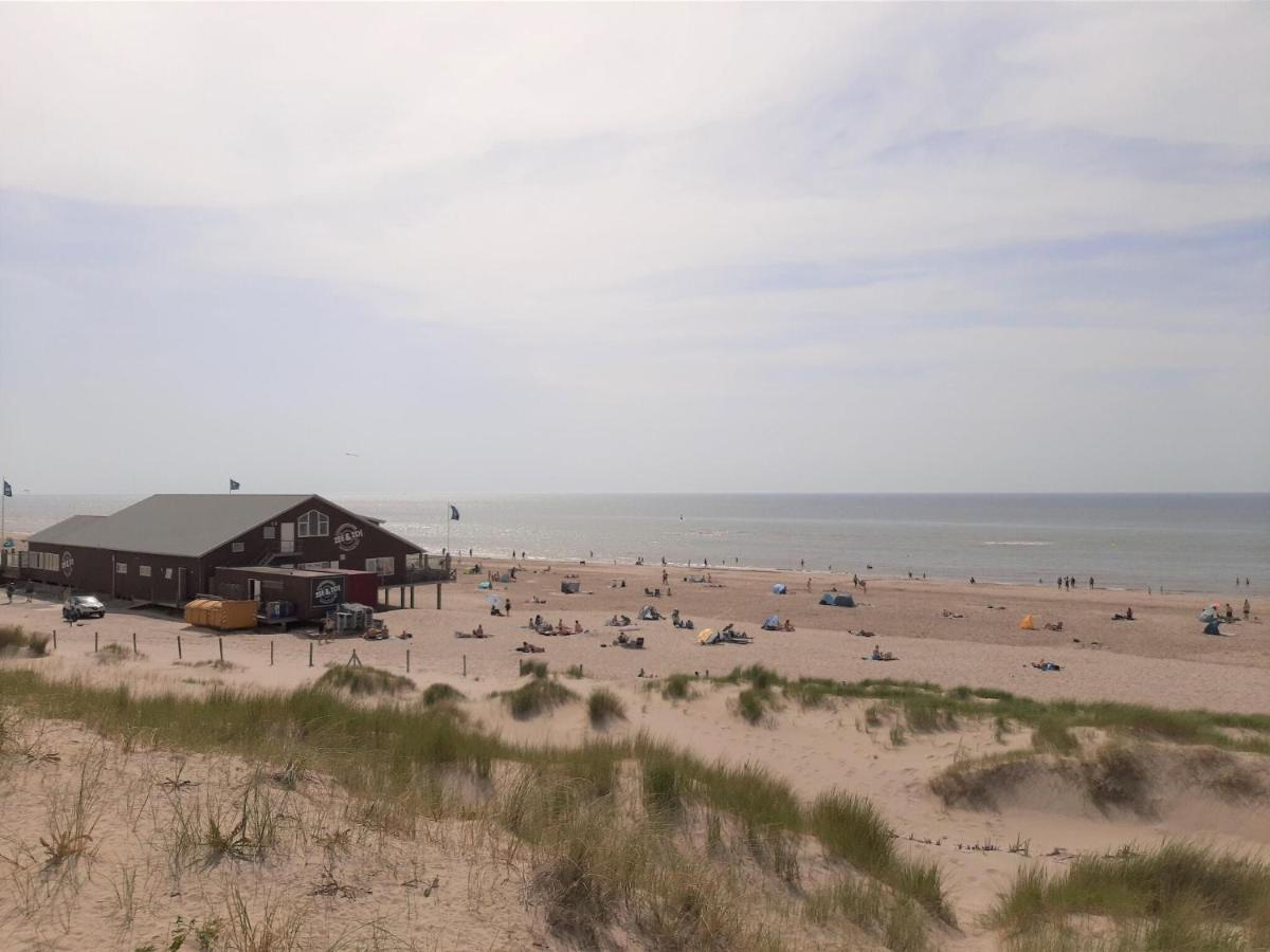 Stylish Holiday Home By The Sea Tuitjenhorn Exteriör bild